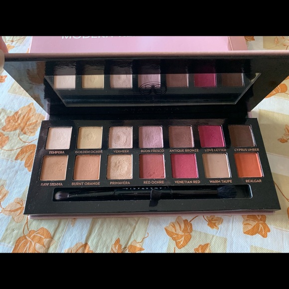 Modern Renaissance - Picture 3 of 12